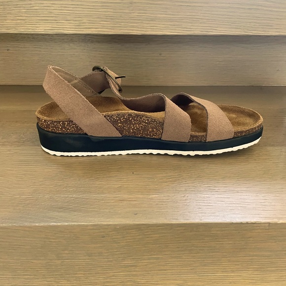 Aetrex Adrianna Adjustable Quarter Strap in Taupe - Picture 2 of 5